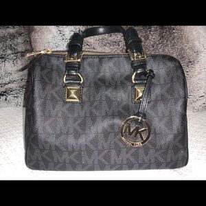 Black Michael Kors speedy style handbag